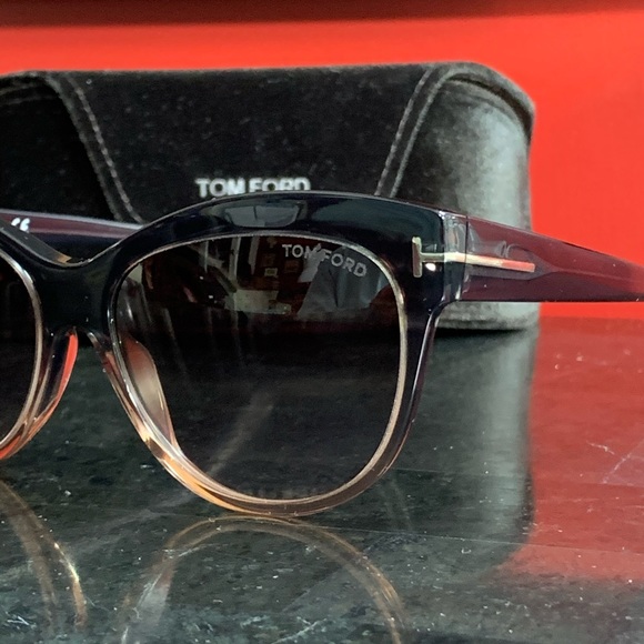 SOLD!! TOM FORD Cat-eye Sunglasses Gray Peach - Picture 2 of 16